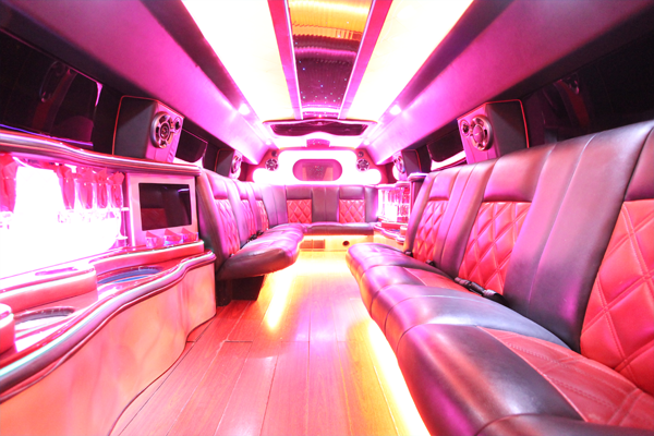 14-passenger-hummer-SUT-limousine-interior-2