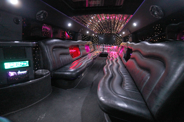 20-Passenger-H2-Hummer-Limousine-interior-1